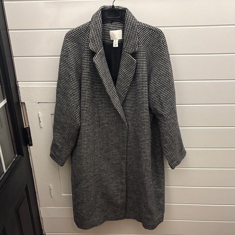 H&M Black & White Houndstooth Coat